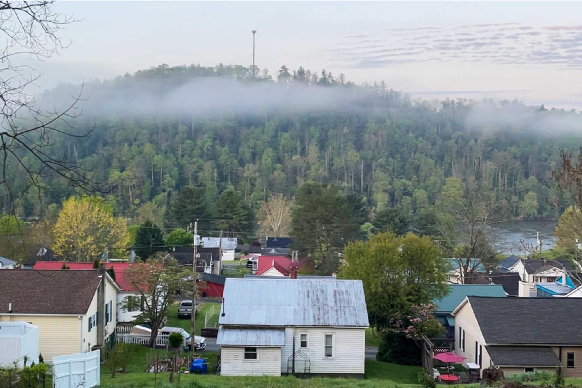 Cozy Fries Escape With Mountain And River Views! Galax Экстерьер фото